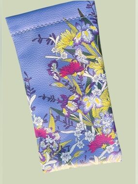 Sunglasses Holder Lavender Purple with Spring Flowers Hinge Open NWOT